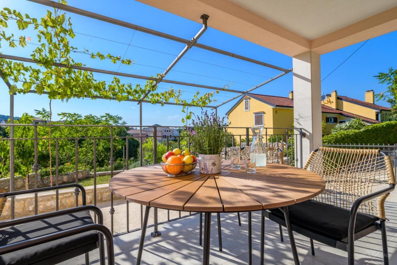 Horvat Apartment *